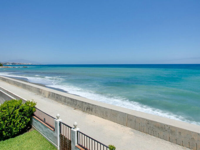 beachfront villa for sale Estepona