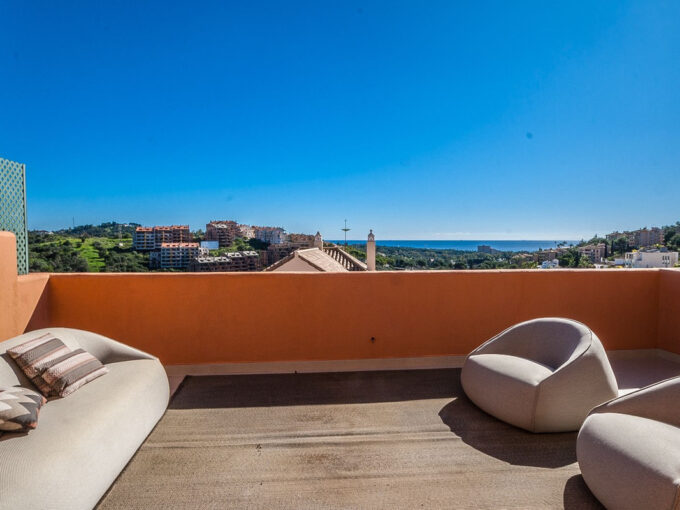 duplex penthouse in Elviria